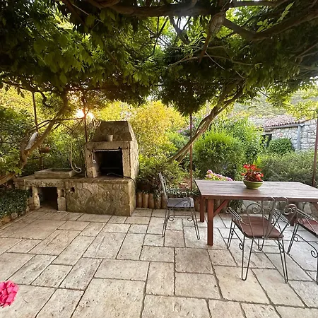 Cvita - Garden Hideaway Apartament