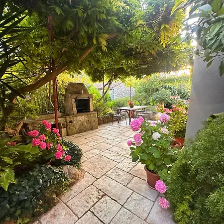 Cvita - Garden Hideaway Veli Lošinj