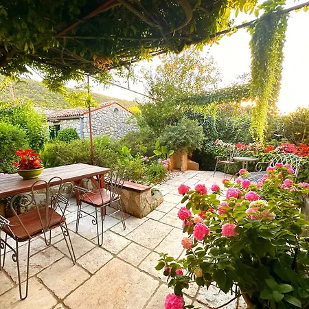 Cvita - Garden Hideaway Apartament *