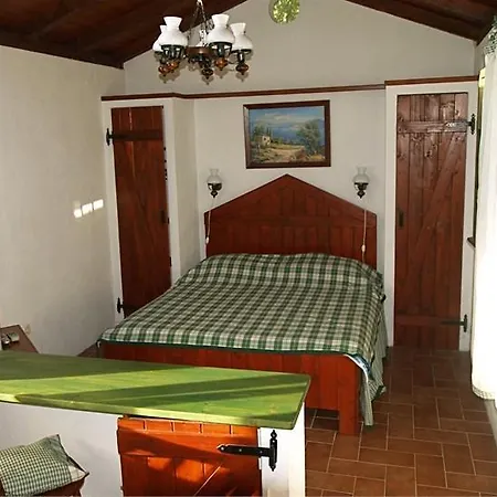 Cvita - Garden Hideaway
