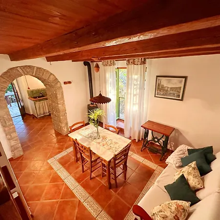 Cvita - Garden Hideaway Apartamento Veli Lošinj